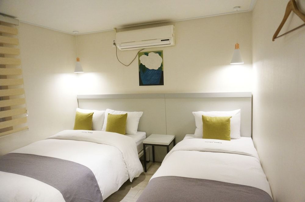 Hotel Victoria Triple Room 4