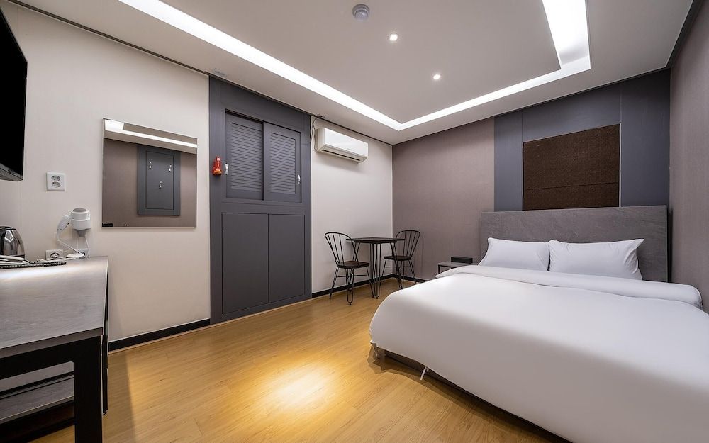 undefined Shinchon Hotel Sogang Stay 8