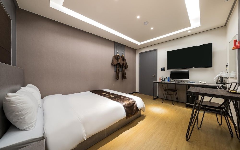 undefined Shinchon Hotel Sogang Stay 10