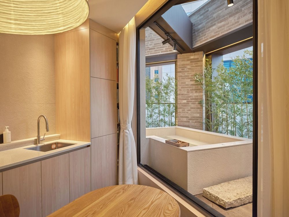 undefined UH Suite Seoul Square 2