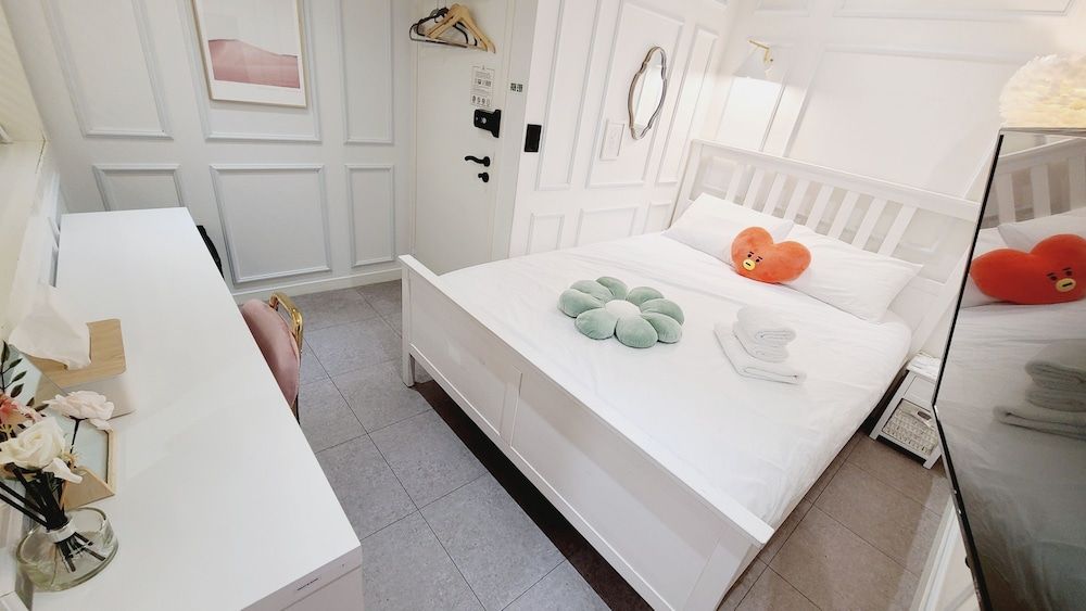 undefined Bias K-GIRL GUESTHOUSE - Caters to Women 2