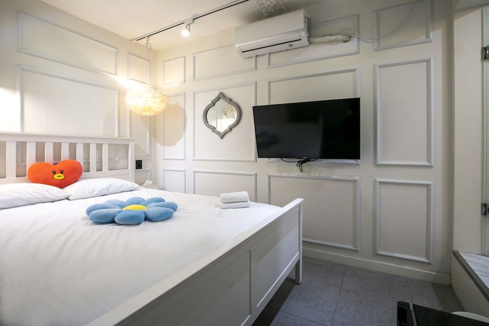 Bias K-GIRL GUESTHOUSE - Caters to Women Business Double Room Single Use, No Windows 2