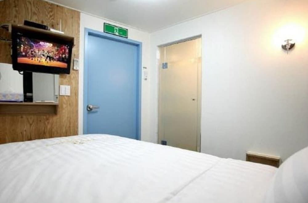 undefined Hostel Kpop 3