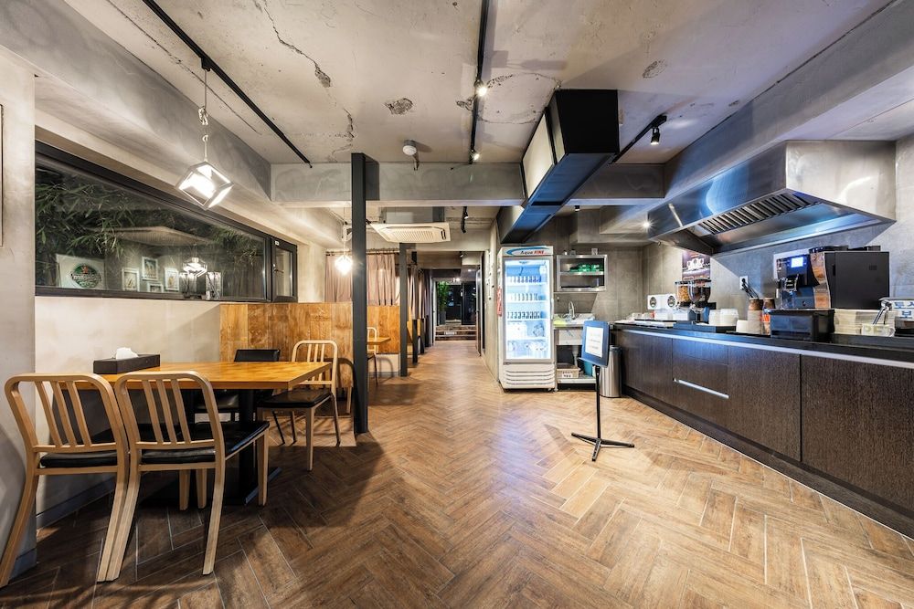 undefined Shinchon Wol Hotel 9