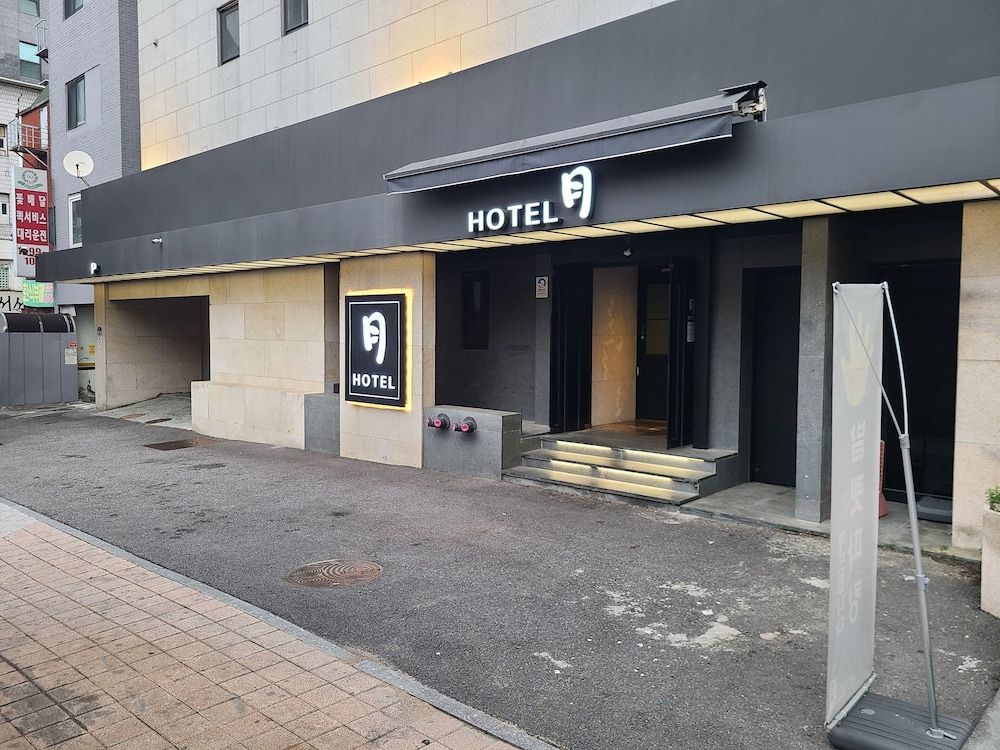 undefined Shinchon Wol Hotel 7