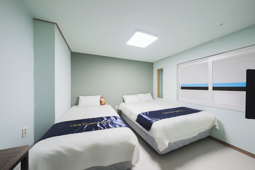 Cave Myeongdong Standard Triple Room 4