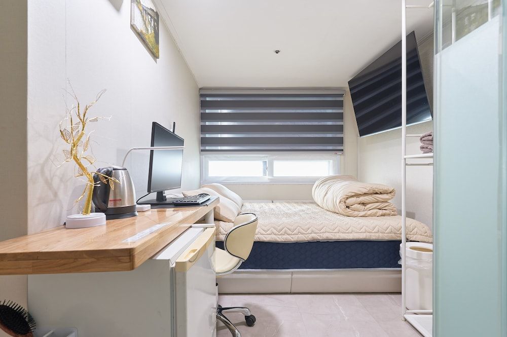 Snowflower Guesthouse Deluxe Double Room, Non Smoking [Fitness coupon + free buffet all day]