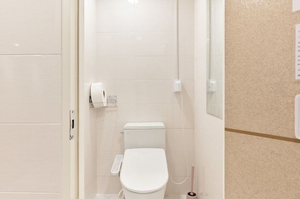 Snowflower Guesthouse Deluxe Double Room, Non Smoking [Fitness coupon + free buffet all day] 16