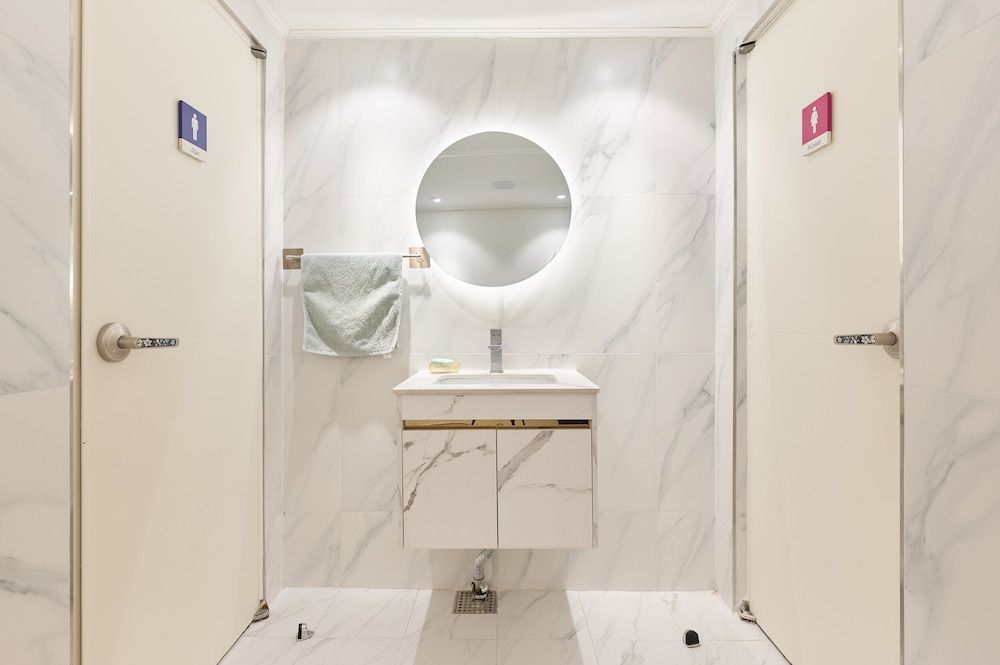 Snowflower Guesthouse Deluxe Double Room, Non Smoking [Fitness coupon + free buffet all day] 12