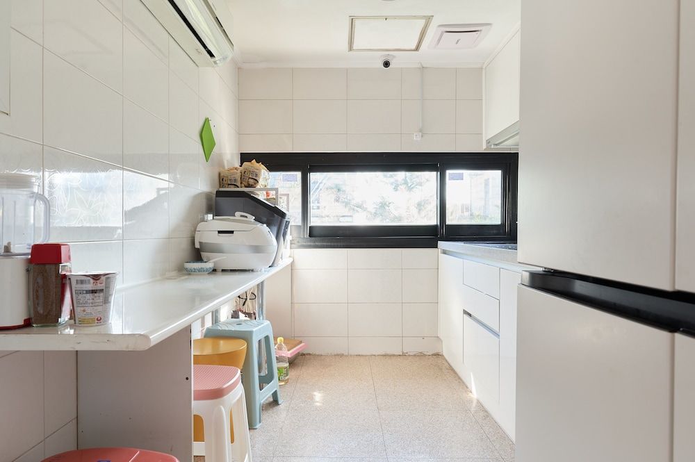 Snowflower Guesthouse Deluxe Double Room, Non Smoking [Fitness coupon + free buffet all day] 11