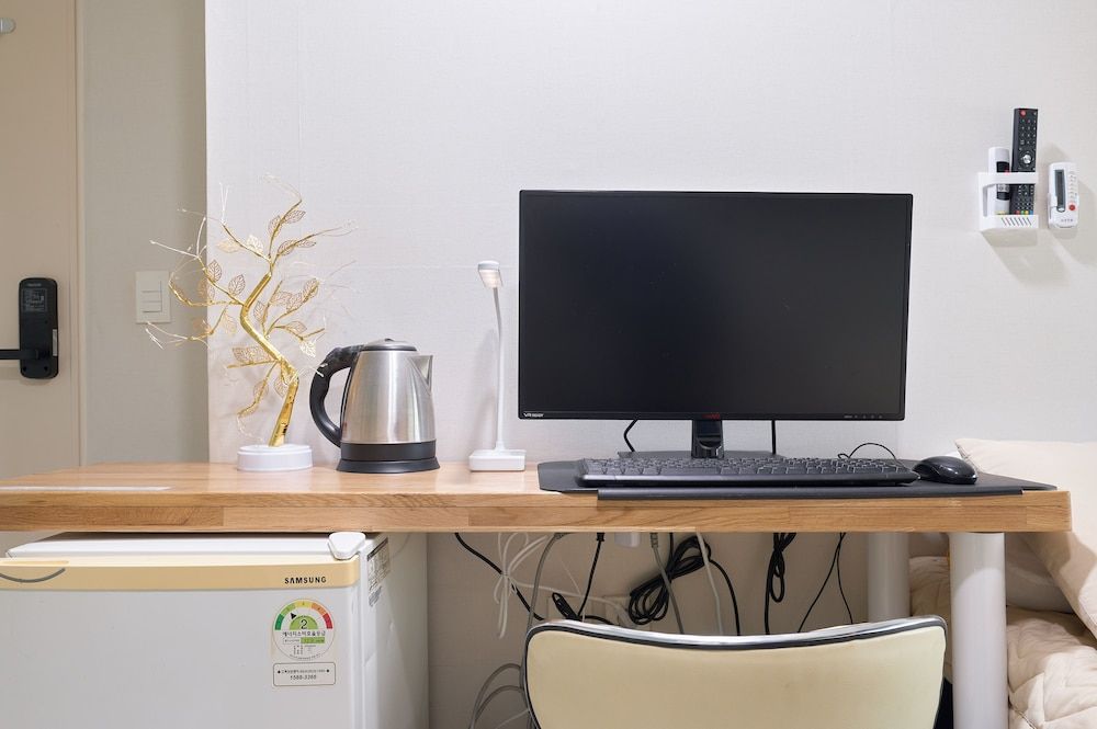 Snowflower Guesthouse Deluxe Double Room, Non Smoking [Fitness coupon + free buffet all day] 20