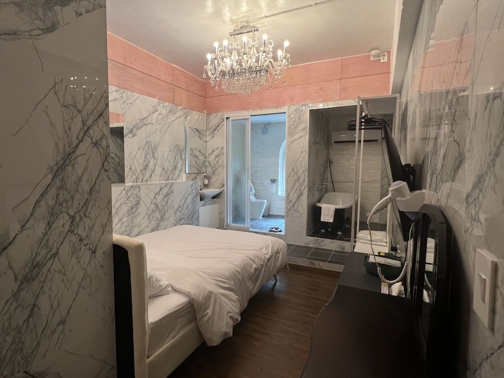 WOO MI GWAN HOTEL Deluxe Double Room 8