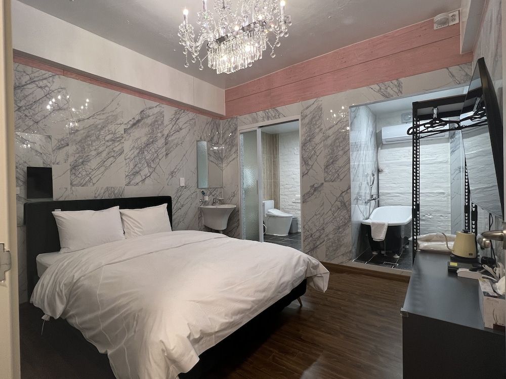 undefined WOO MI GWAN HOTEL 10