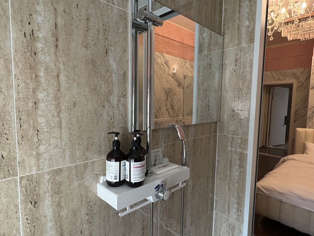 WOO MI GWAN HOTEL Deluxe Double Room 6