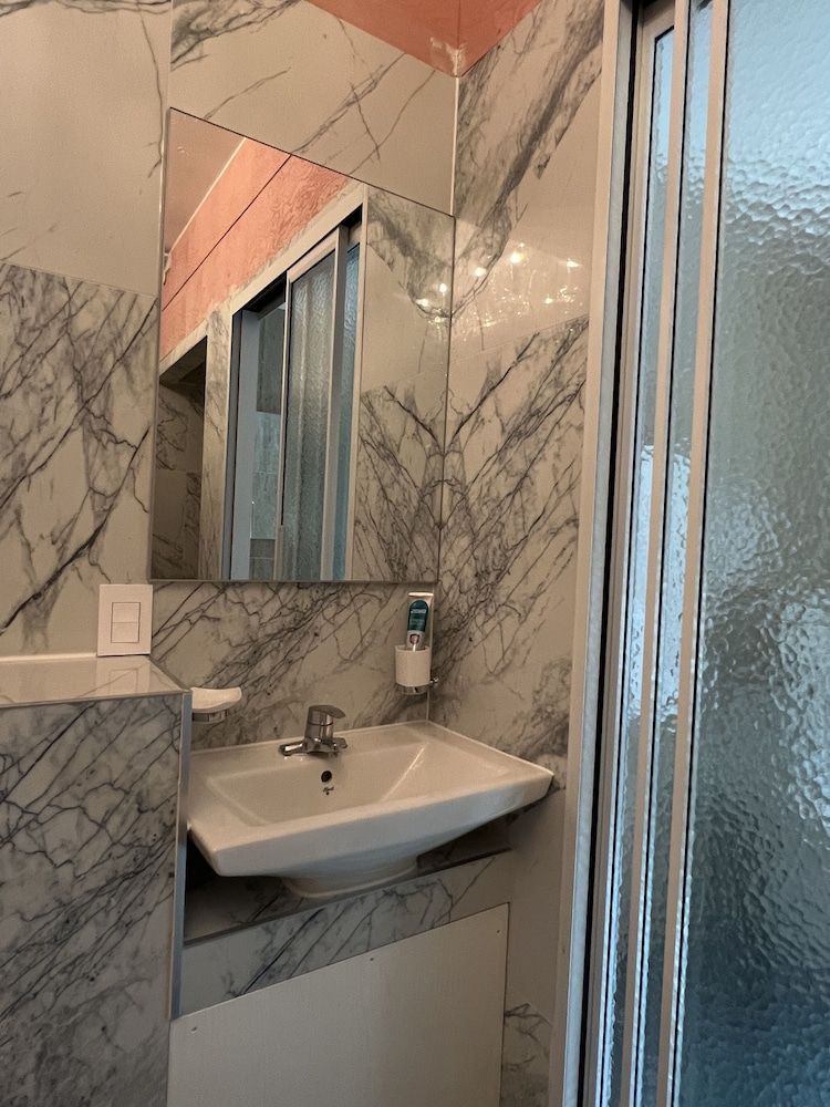 WOO MI GWAN HOTEL Deluxe Double Room 5