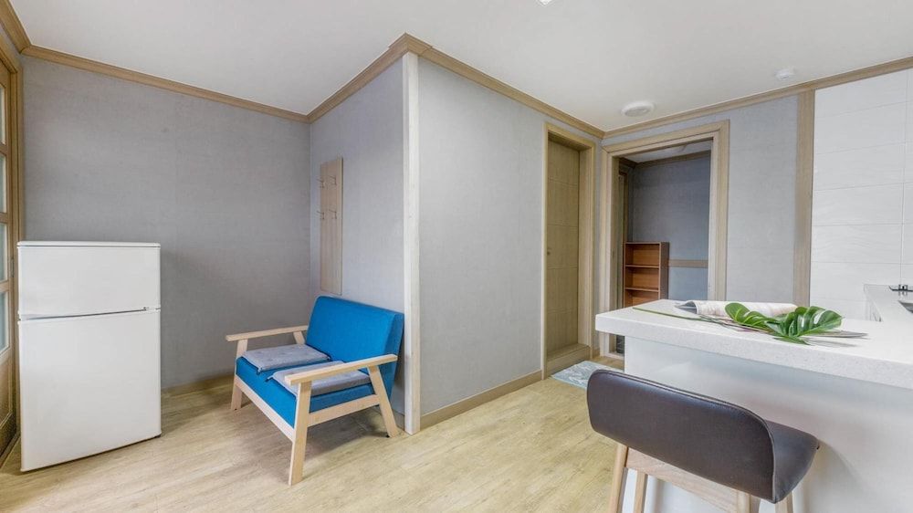 Yangyang Haettuneonchangmoon Pension Basic Room, 1 Bedroom (Appelmint) 9