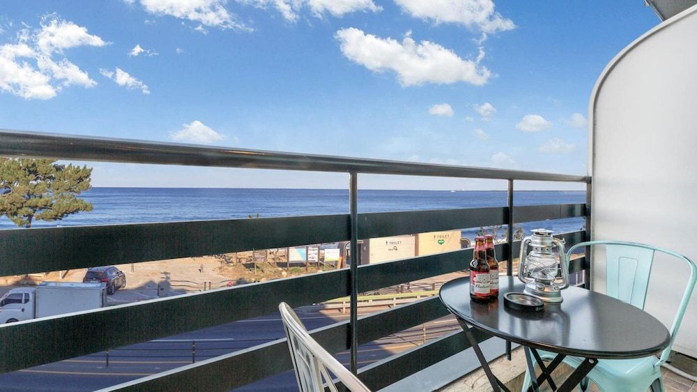 Yangyang Haettuneonchangmoon Pension Basic Room, 1 Bedroom (Appelmint) 4