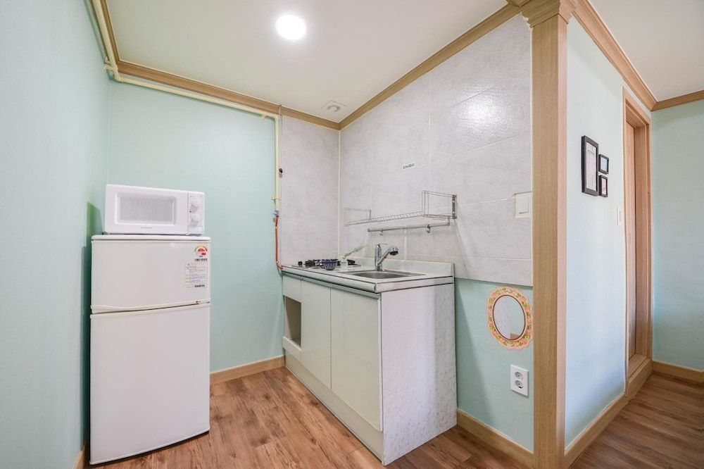 Sokcho Dderak Pension Basic Room, 1 Bedroom (Deulgukhwa) 6