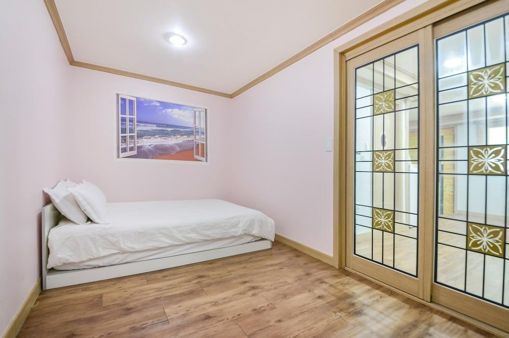 Sokcho Dderak Pension Basic Room, 1 Bedroom (Heabaragi)