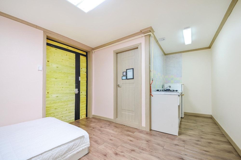 Sokcho Dderak Pension Basic Room, 1 Bedroom (Soosunhwa) 4