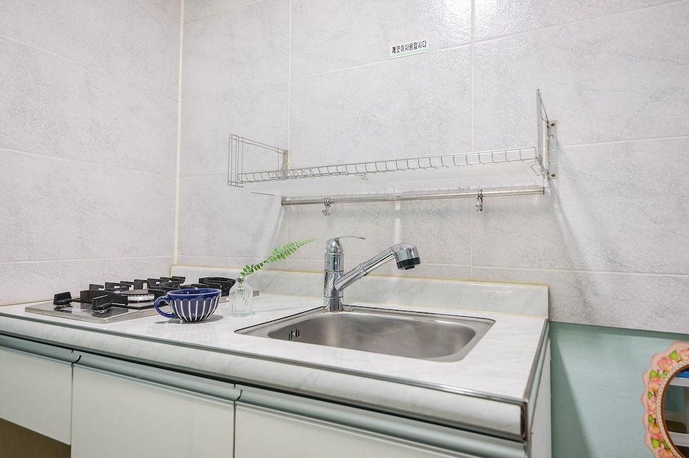 Sokcho Dderak Pension Basic Room, 1 Bedroom (Deulgukhwa) 7