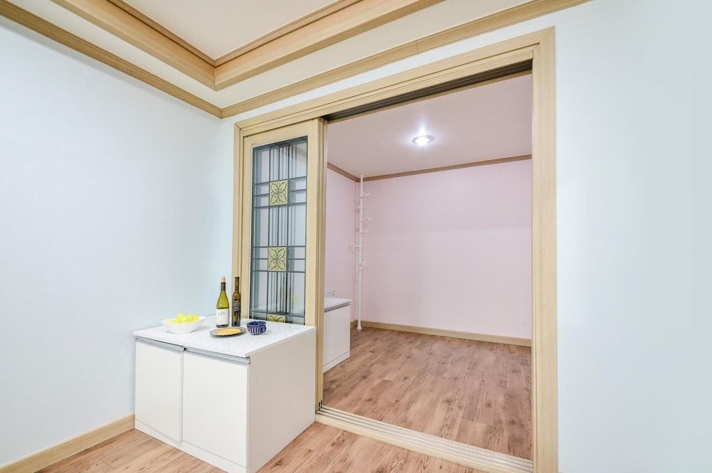 Sokcho Dderak Pension Basic Room, 1 Bedroom (Heabaragi) 7