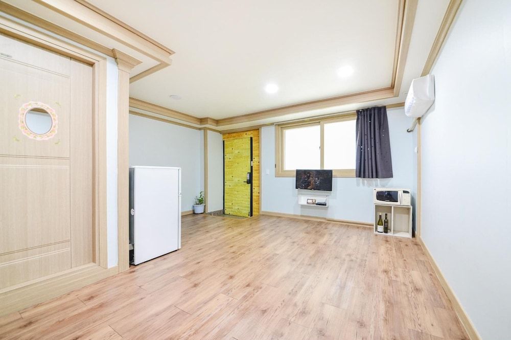 Sokcho Dderak Pension Basic Room, 1 Bedroom (Heabaragi) 8