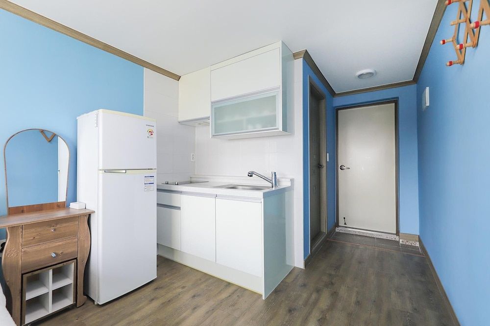 Sokcho Harmony Pension Basic Room, 1 Bedroom (402) 16