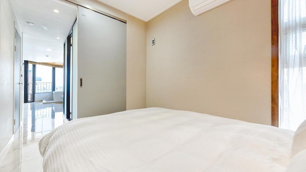 Sokcho Moreve Pension Basic Room, 1 Bedroom (B401(spa /half ocean view))