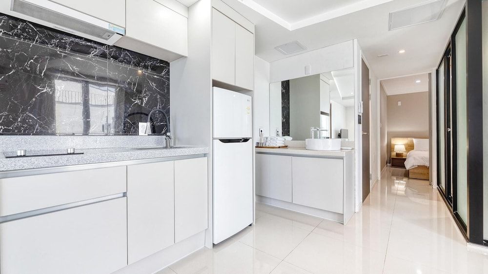 Sokcho Moreve Pension Basic Room, 1 Bedroom (B302(half ocean view)) 3