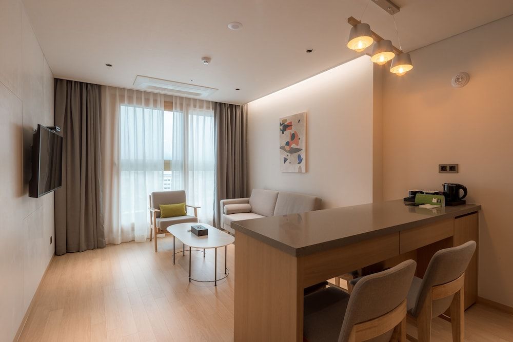 Chestertons Sokcho Superior Double Room (2 Room) 10