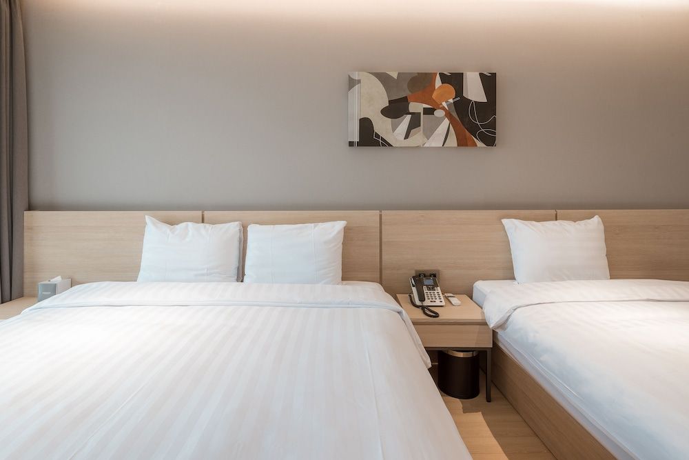 Chestertons Sokcho Family Twin Room (1 Room) 4