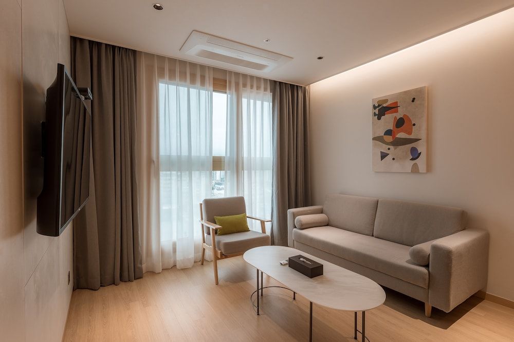 Chestertons Sokcho Superior Double Room (2 Room) 9