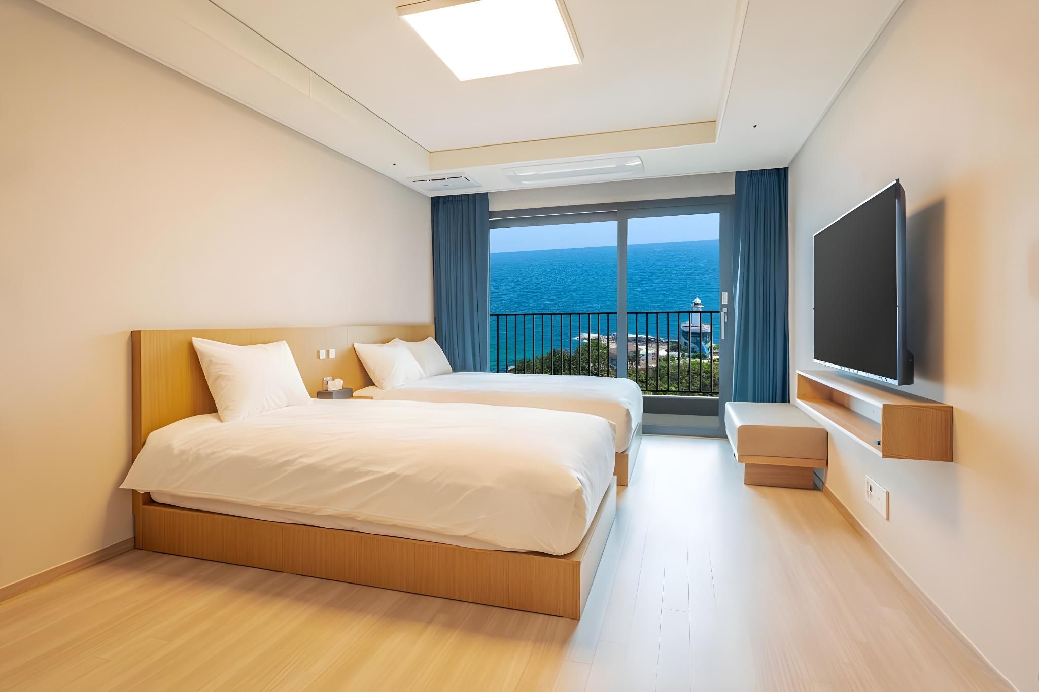 Sokcho I Park Suite Hotel and Resort Panorama Ocean View Deluxe Twin 3