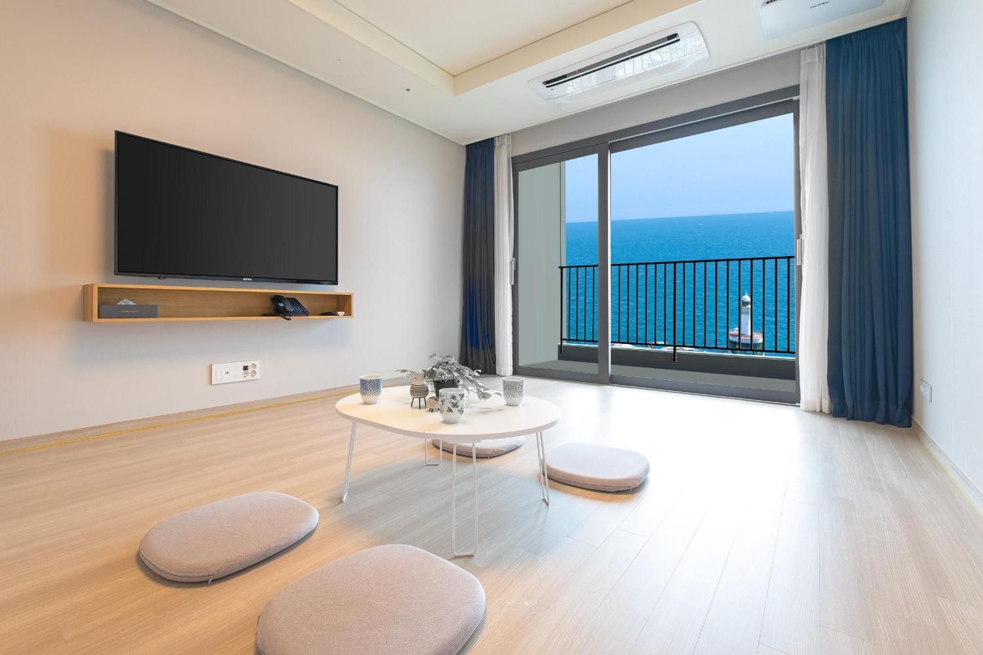 Sokcho I Park Suite Hotel and Resort Quadruple Room 284