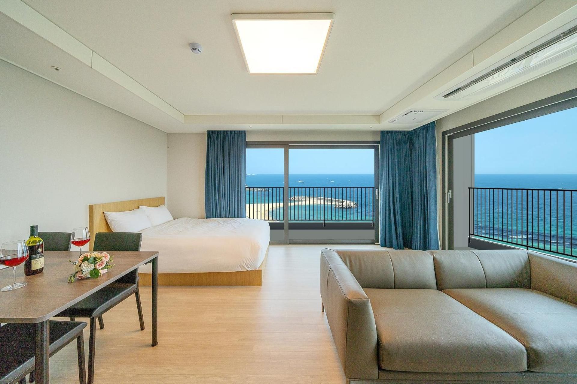 Sokcho I Park Suite Hotel and Resort Quadruple Room 118