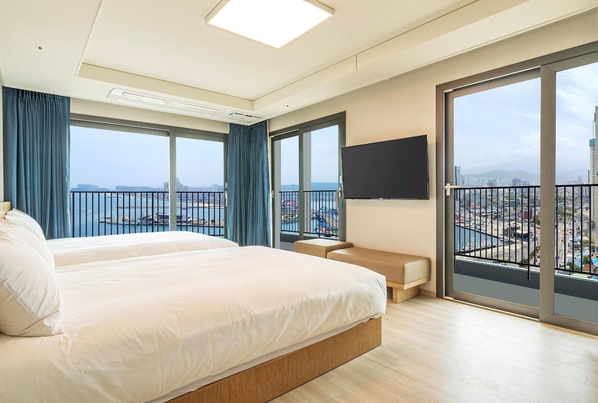 Sokcho I Park Suite Hotel and Resort Quadruple Room 23