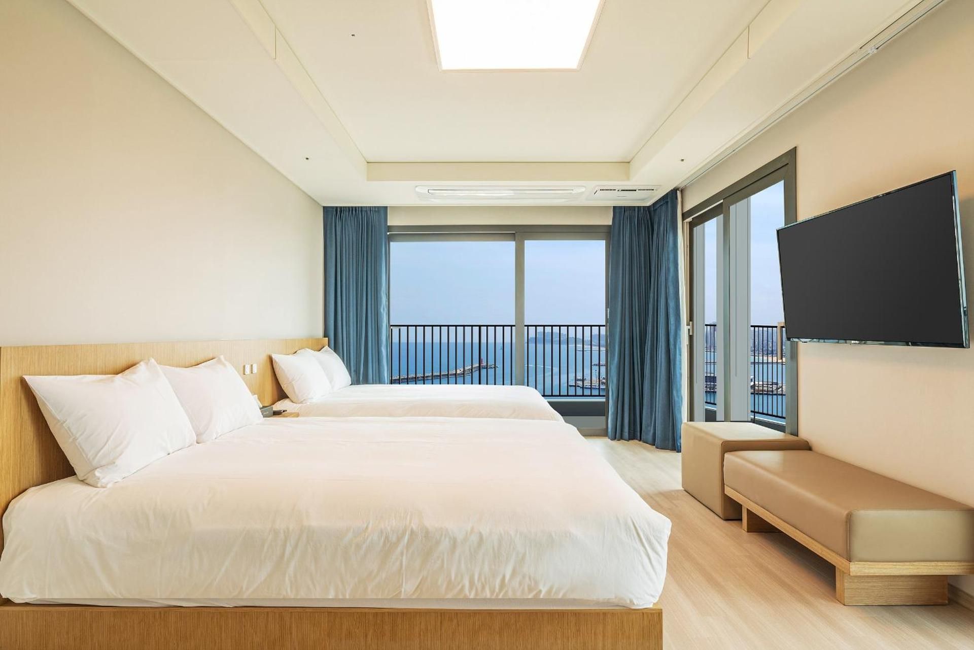 Sokcho I Park Suite Hotel and Resort Quadruple Room 12