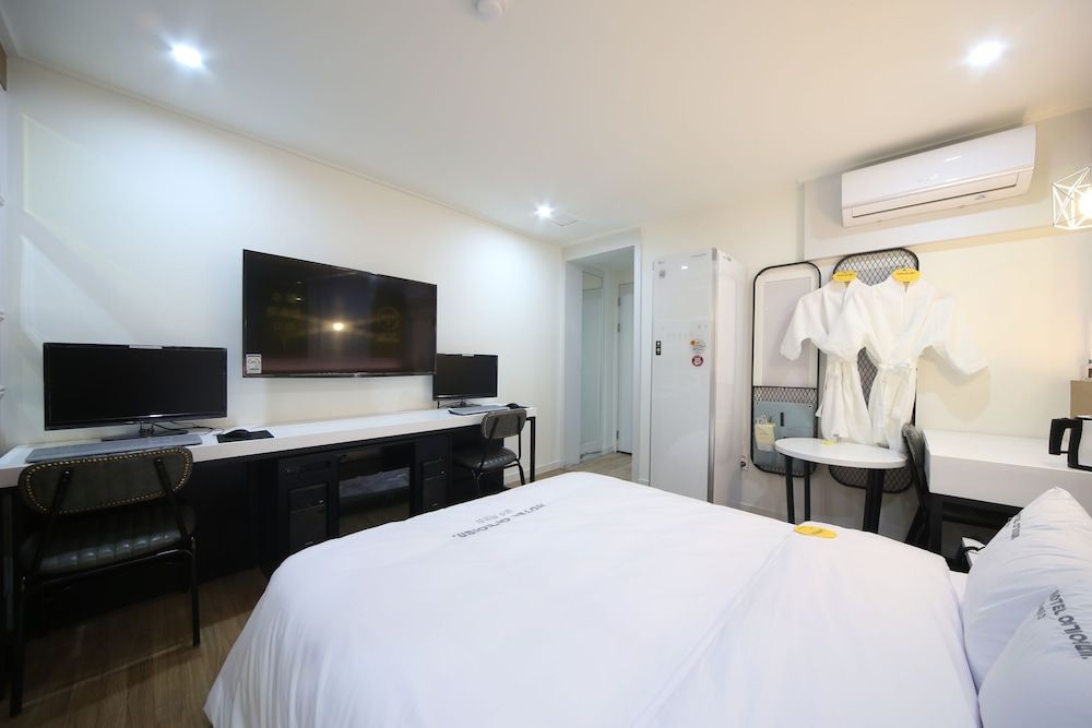 HOTEL Yeogiuhtte Gwangju Baek Un Deluxe Room (Battlegrounds room with 2 PC set)