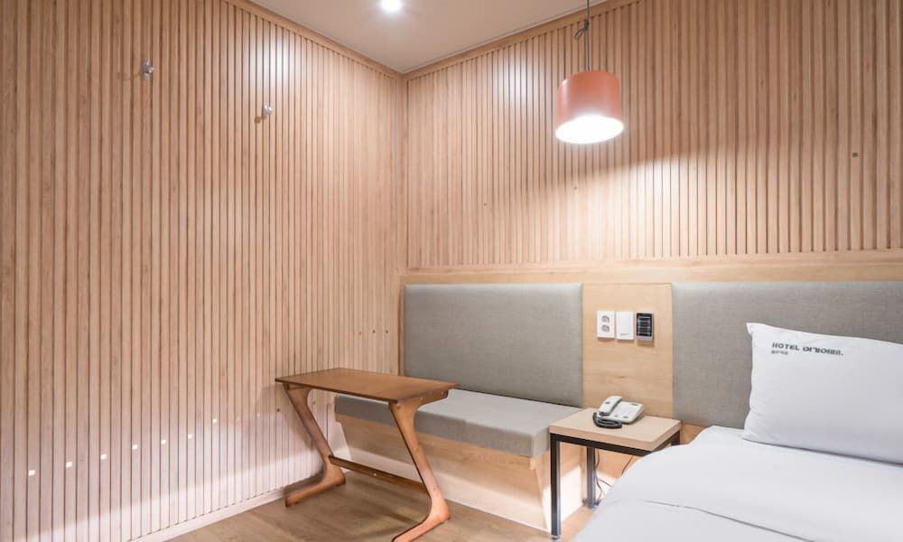 HOTEL Yeogiuhtte Gwangju Station Double Room 13