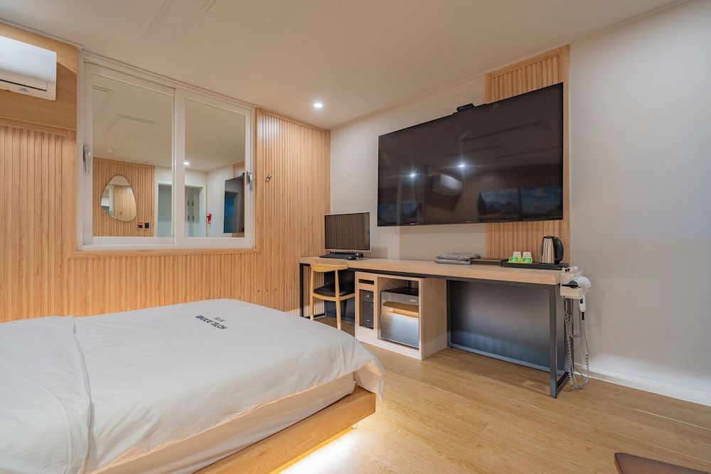 HOTEL Yeogiuhtte Gwangju Station Double Room 8