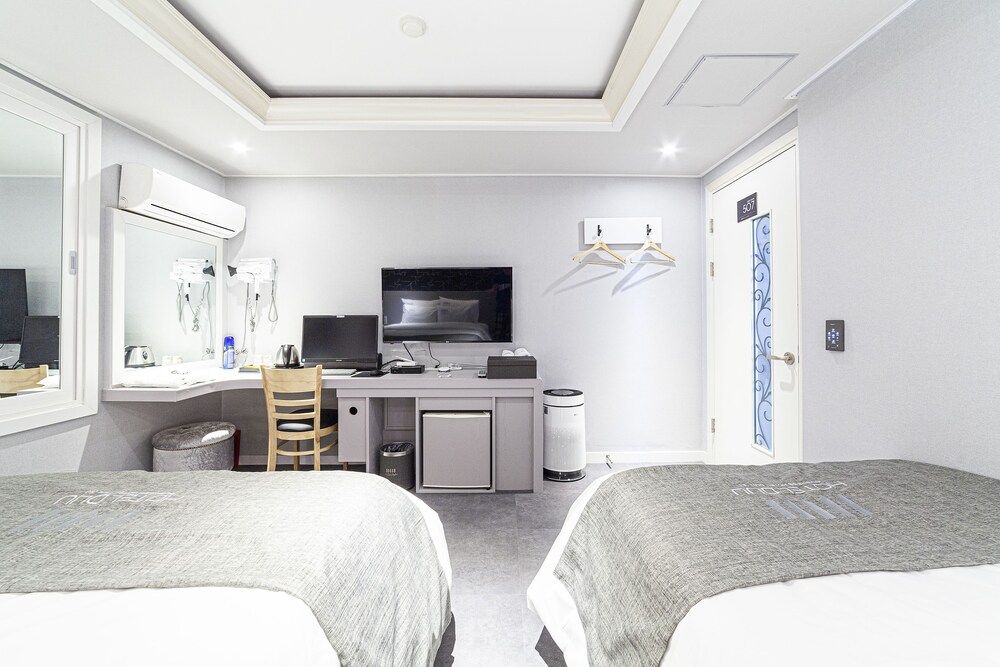 Business Hotel Duu Deluxe Twin Room 8