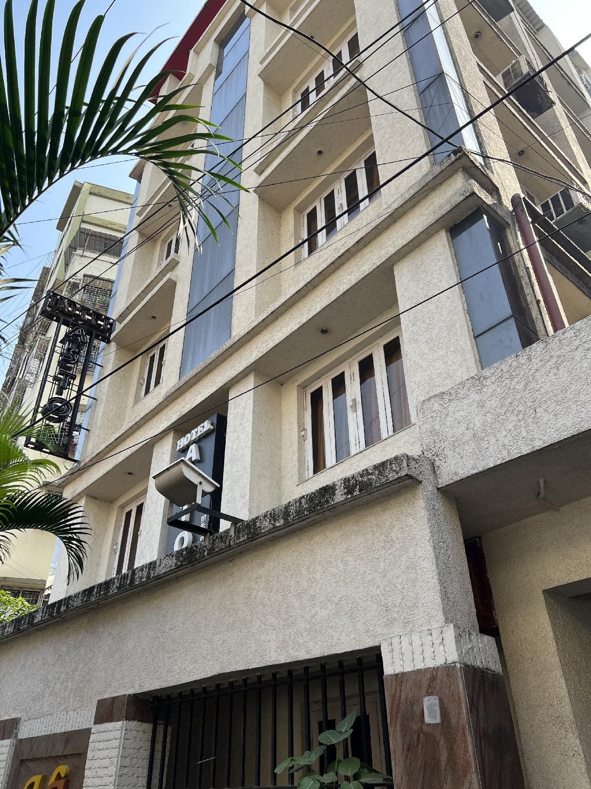 undefined Hotel Aston 8