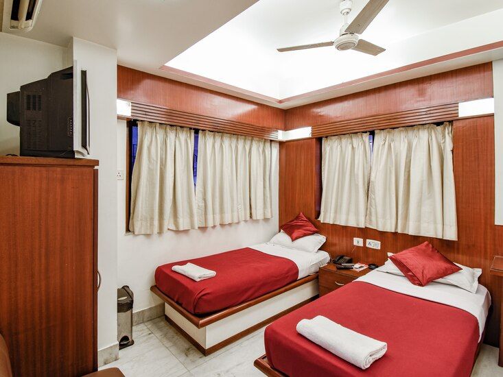 Hotel Aston Deluxe Double Twin Bed Ac Room 4