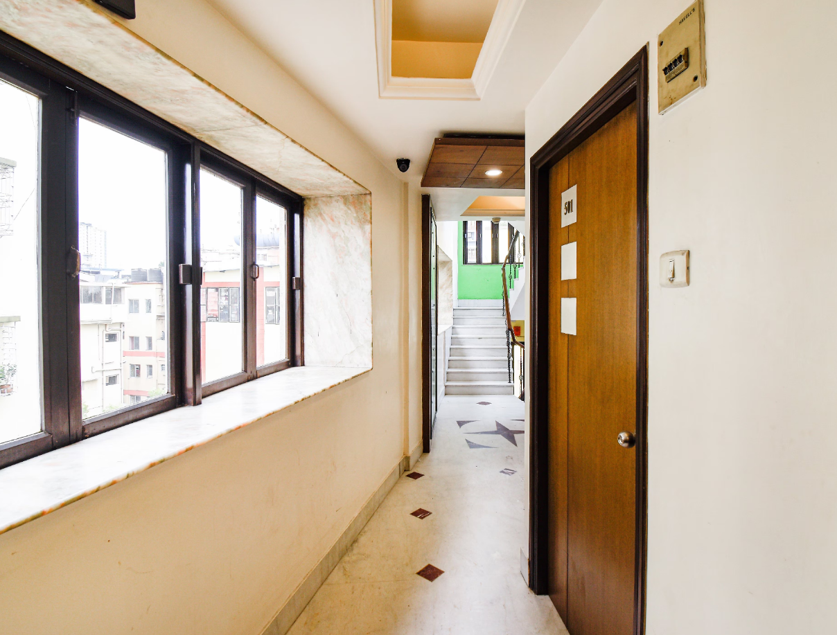 undefined Hotel Aston 4