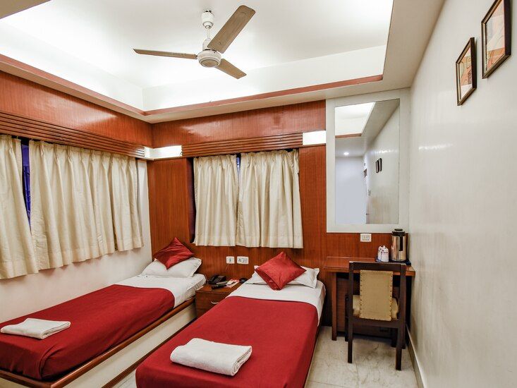 Hotel Aston Deluxe Double Twin Bed Ac Room 2