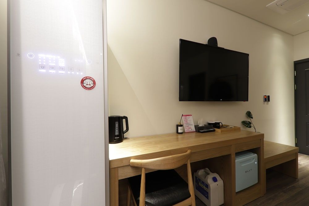 YAJA Hotel Premium Room 8