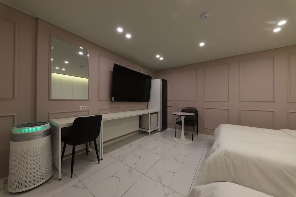 Hotel Browndot Chungjang Premium Twin Room 3