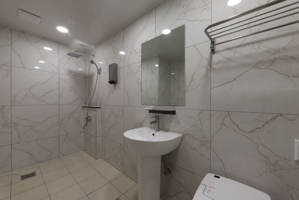 Hotel Browndot Chungjang Premium Twin Room 5