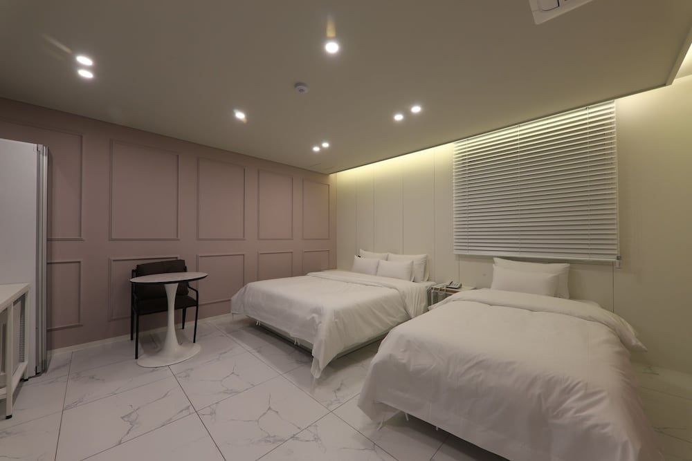 Hotel Browndot Chungjang Premium Twin Room 2